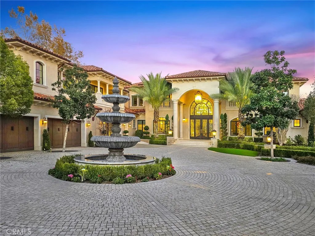 100 Palm Hill Lane