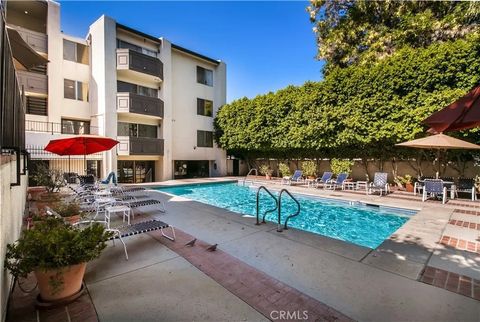 Tiny photo for 5440 Lindley Avenue #310, Encino, CA 91316 (MLS # SR25255524)