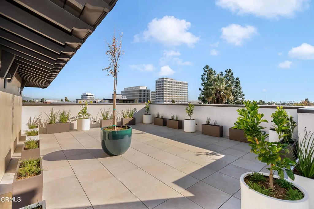 139 S Oak Knoll Avenue 203