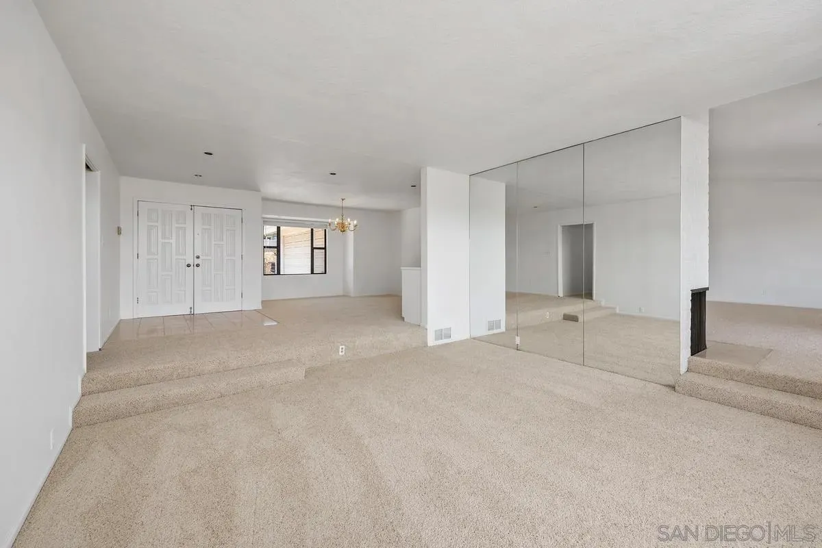 San Diego, California 92120, United States, 3 Bedrooms Bedrooms, ,2 BathroomsBathrooms,Residential,Active,167225