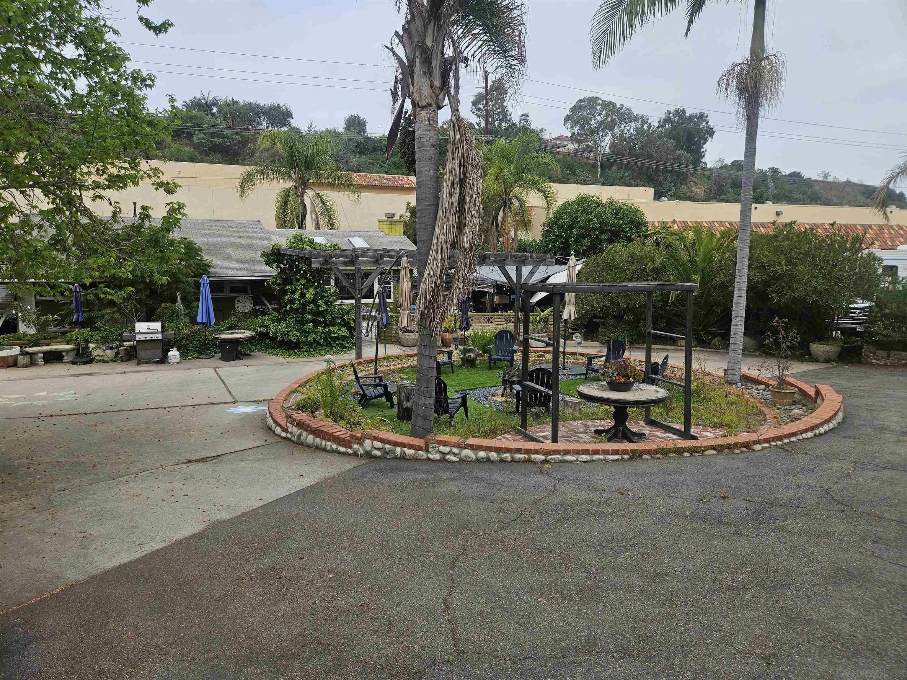 935 Encinitas Blvd