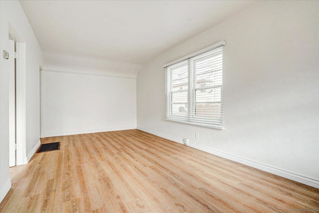 Photo of 5080 Del Monte Ave #5080, San Diego, CA 92107 (MLS # 250044459)