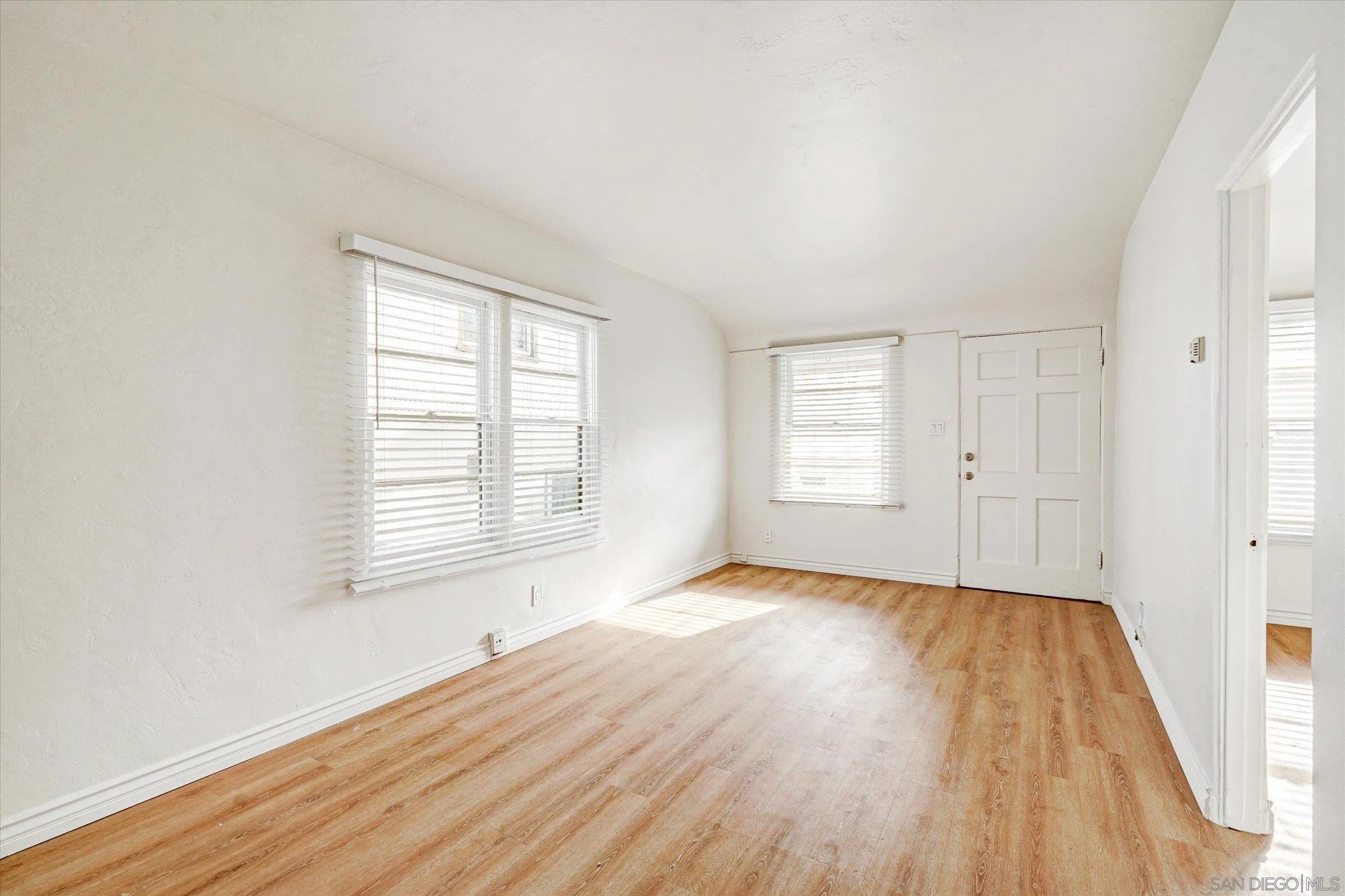 5080 Del Monte Ave 5080