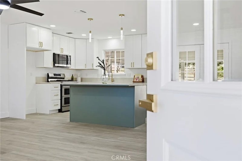 21009 Brentwood