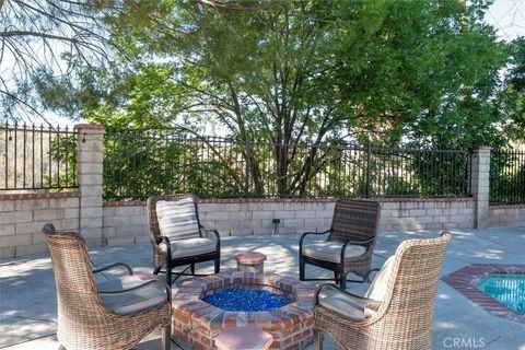 Tiny photo for 27641 Sutters Pointe Dr, Saugus, CA 91350 (MLS # SR25245417)