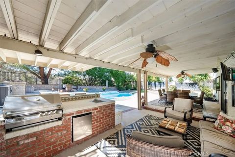 Tiny photo for 27641 Sutters Pointe Dr, Saugus, CA 91350 (MLS # SR25245417)