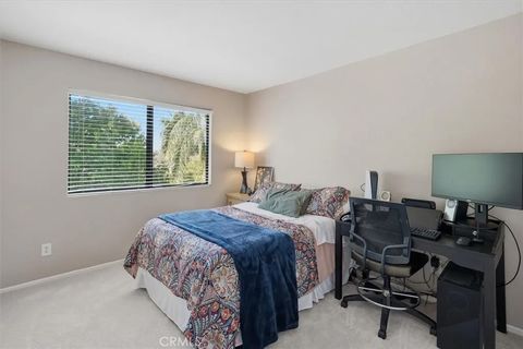 Tiny photo for 27641 Sutters Pointe Dr, Saugus, CA 91350 (MLS # SR25245417)