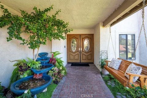 Tiny photo for 27641 Sutters Pointe Dr, Saugus, CA 91350 (MLS # SR25245417)