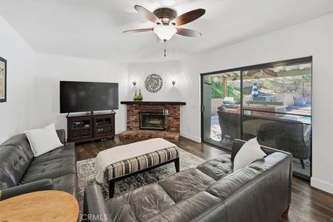 Tiny photo for 27641 Sutters Pointe Dr, Saugus, CA 91350 (MLS # SR25245417)