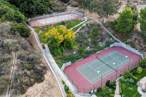 Tiny photo for 27641 Sutters Pointe Dr, Saugus, CA 91350 (MLS # SR25245417)