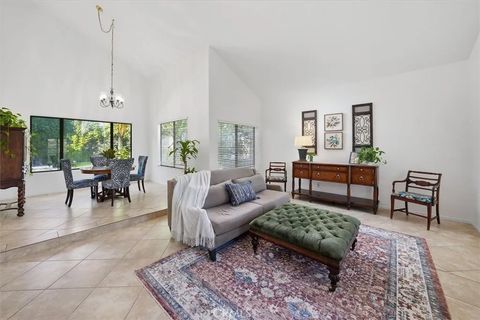 Tiny photo for 27641 Sutters Pointe Dr, Saugus, CA 91350 (MLS # SR25245417)