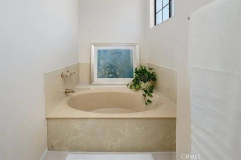 Tiny photo for 27641 Sutters Pointe Dr, Saugus, CA 91350 (MLS # SR25245417)