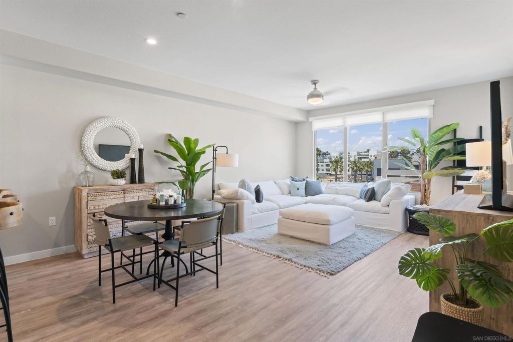 Photo of 355 N Cleveland Street #405, Oceanside, CA 92054 (MLS # 260003660)