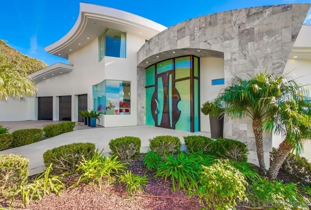 Photo of 6125 Terryhill Dr, La Jolla, CA 92037 (MLS # 250041140)