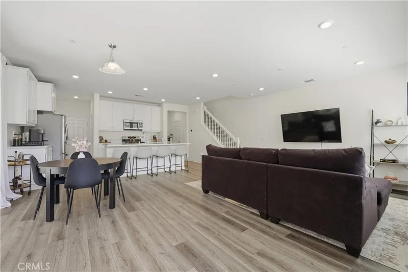 5563 Soria Drive