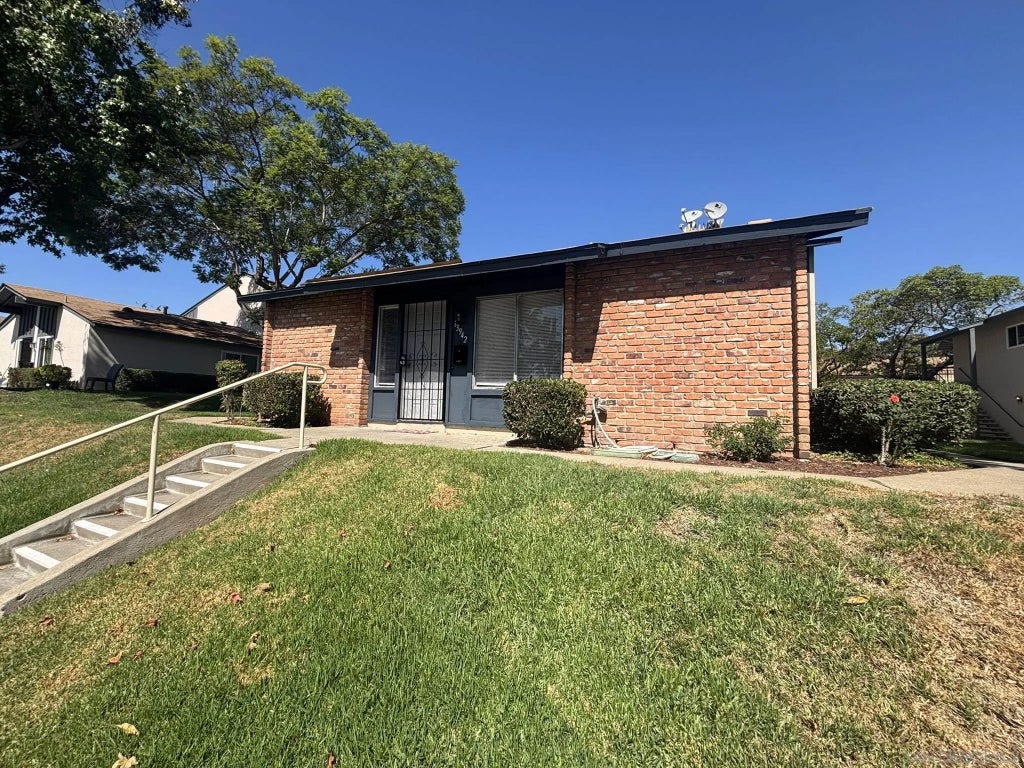 Photo of 13942 Via Rimini, San Diego, CA 92129 (MLS # 260020827)