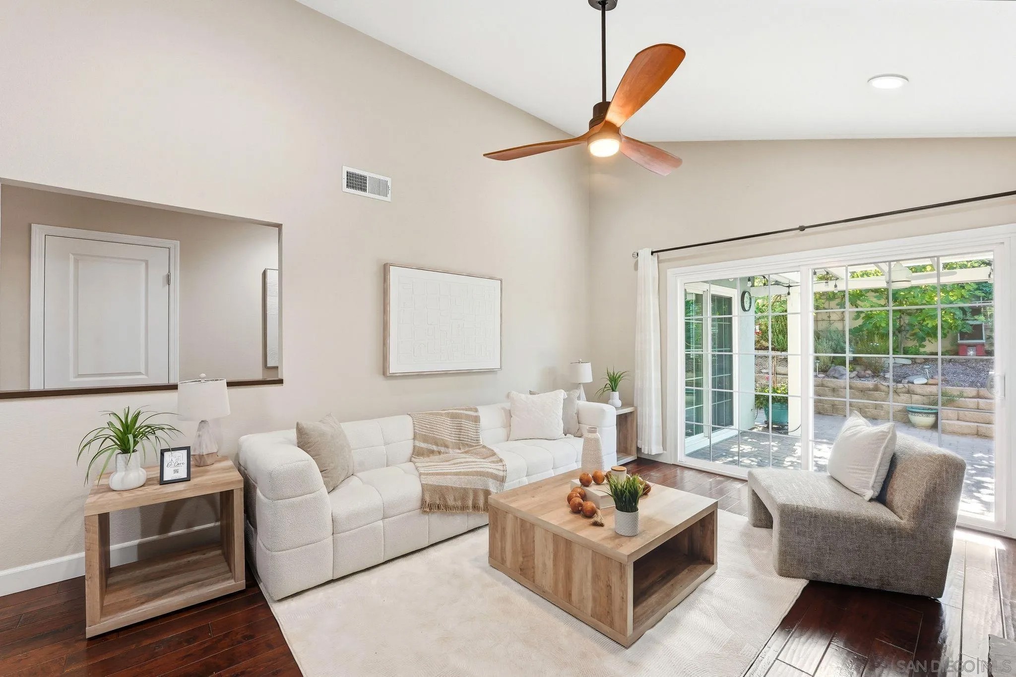 10462 Rancho Carmel Dr