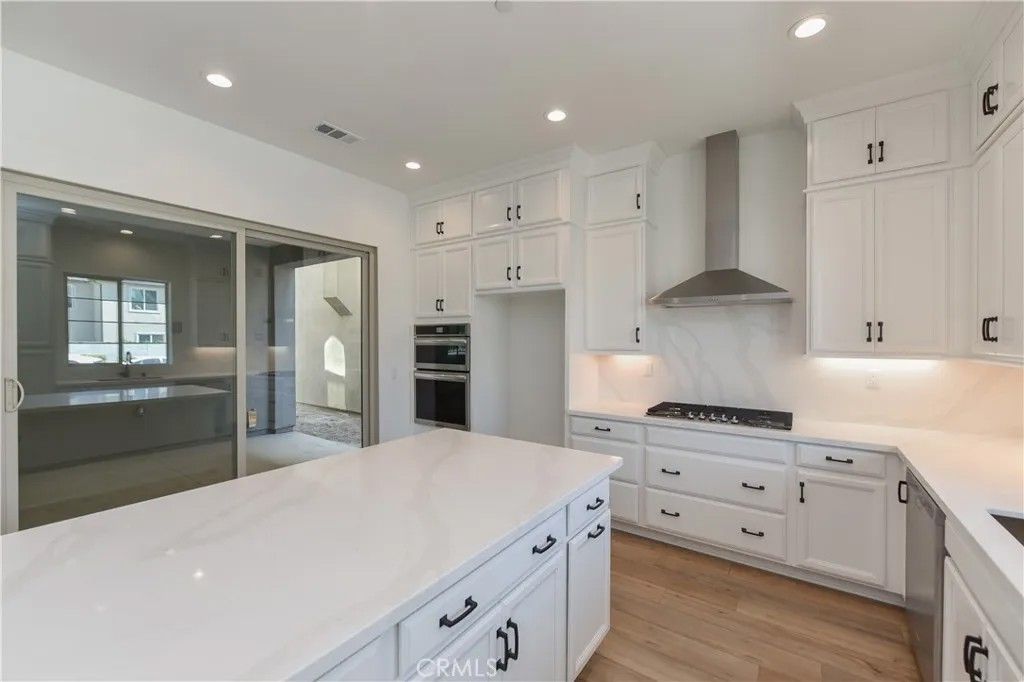 Photo of 162 Pattern, Irvine, CA 92618 (MLS # OC25276597)