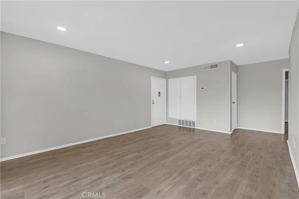 1525 Walnut Leaf Drive 214
