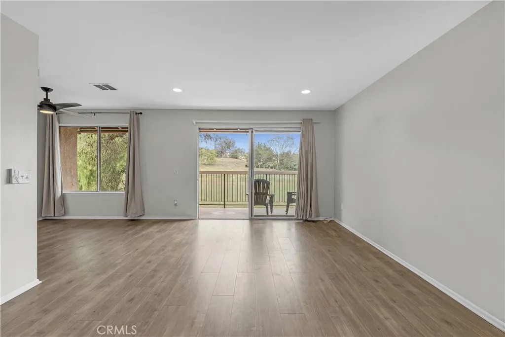 1525 Walnut Leaf Drive 214
