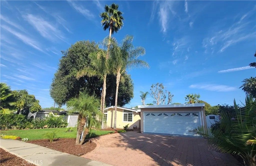 Photo of 6744 Cozycroft, Winnetka, CA 91306 (MLS # SR25254460)