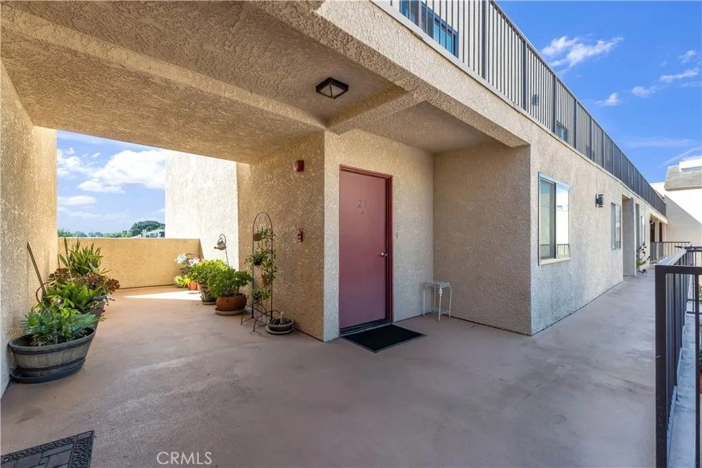 Photo of 21040 Parthenia St #25, Canoga Park, CA 91304 (MLS # SR26054594)