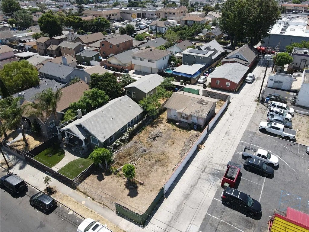 675 W Sepulveda