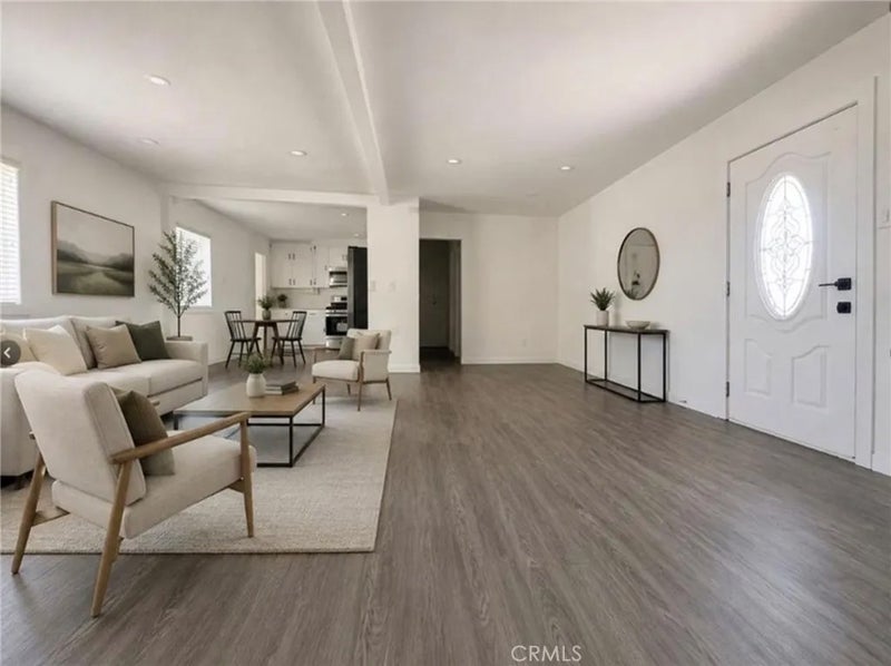 435 S 1st