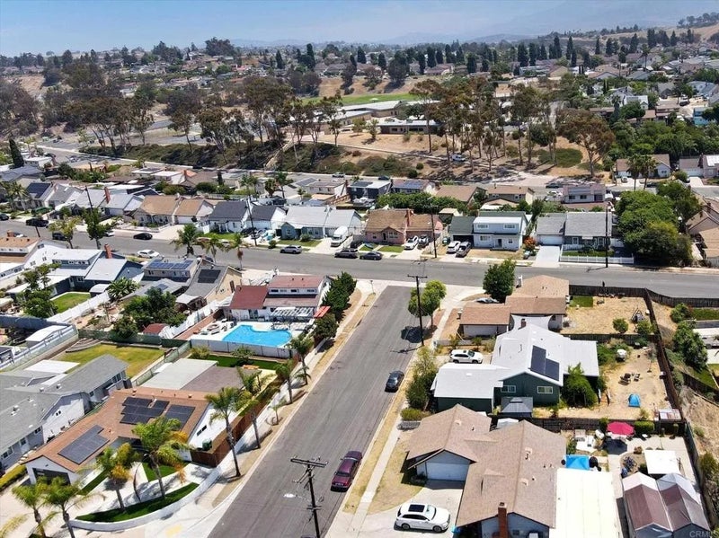2785 Kausman Street