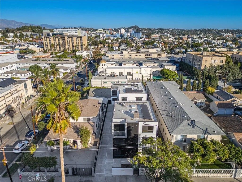 Photo of 1340 Kingsley Dr #1, Los Angeles, CA 90027 (MLS # MB26006479)