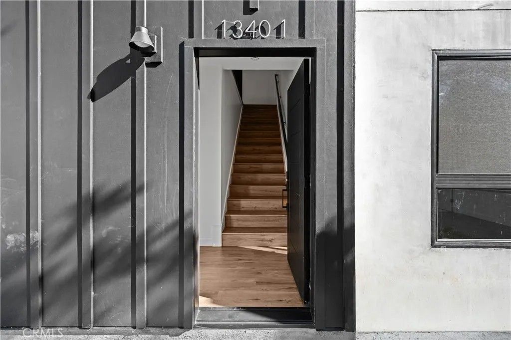 Photo of 1340 Kingsley Dr #1, Los Angeles, CA 90027 (MLS # MB26006479)