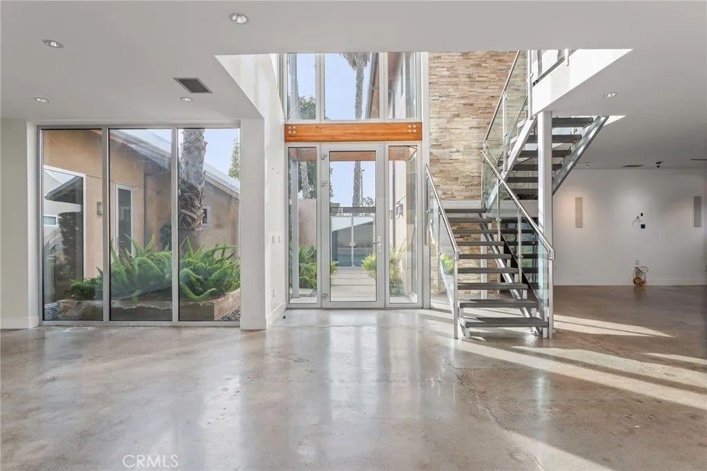 1518 Anita Lane
