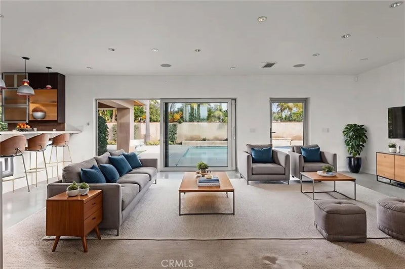 1518 Anita Lane