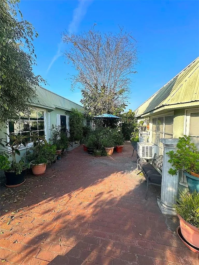 947 Manhattan Beach