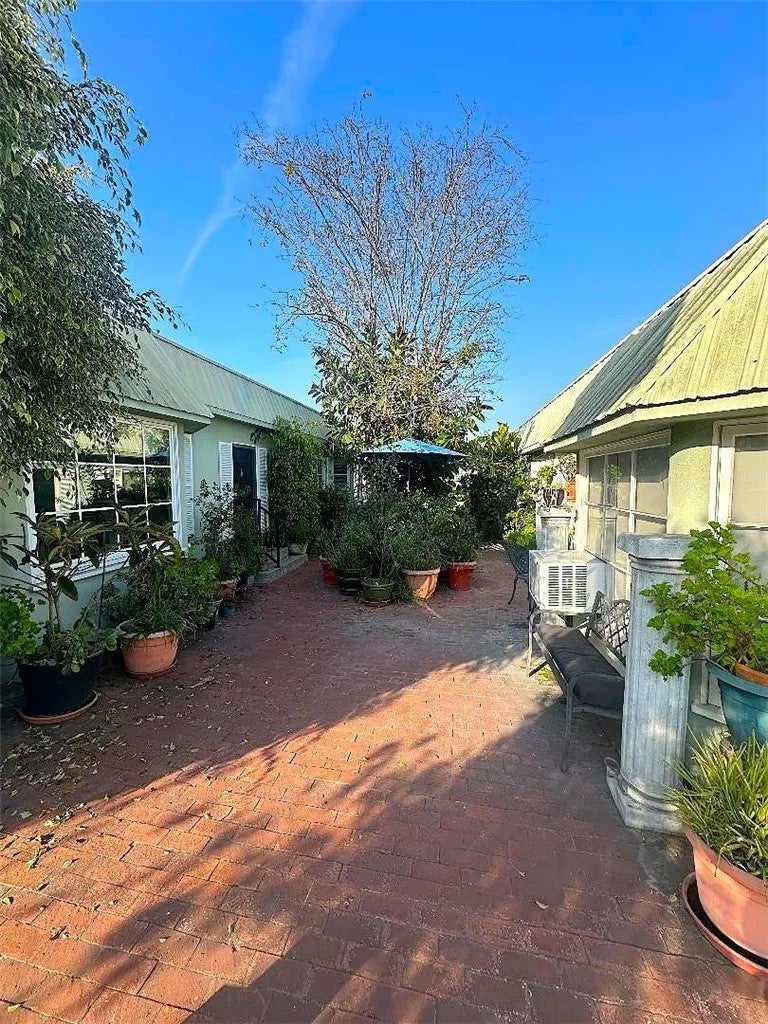 947 Manhattan Beach