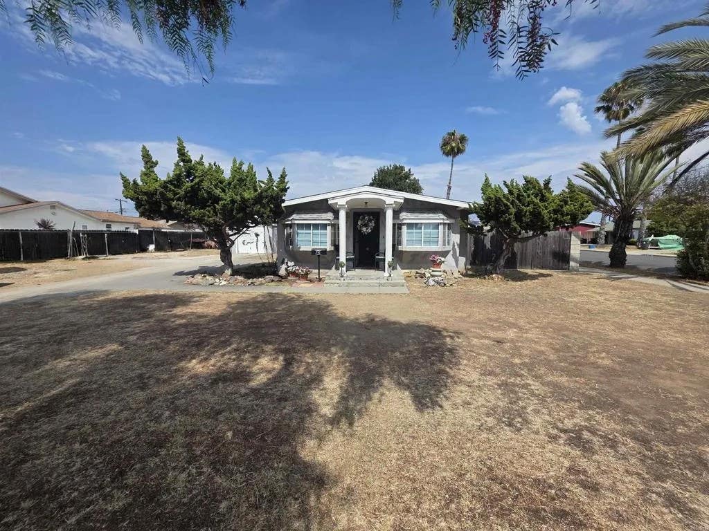 Photo of 741 Elm Ave, Chula Vista, CA 91910 (MLS # PTP2606101)