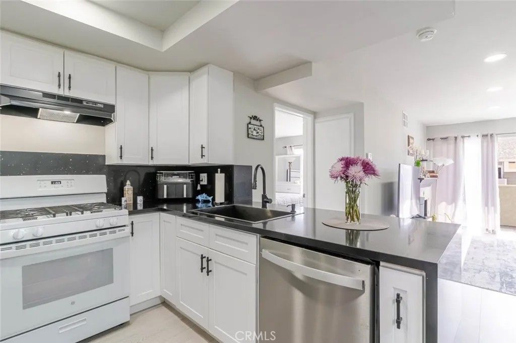 Photo of 20235 Keswick Street #212, Winnetka, CA 91306 (MLS # BB26040594)