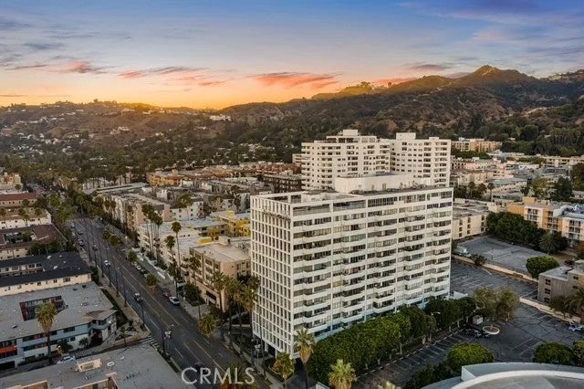 7135 Hollywood 1010