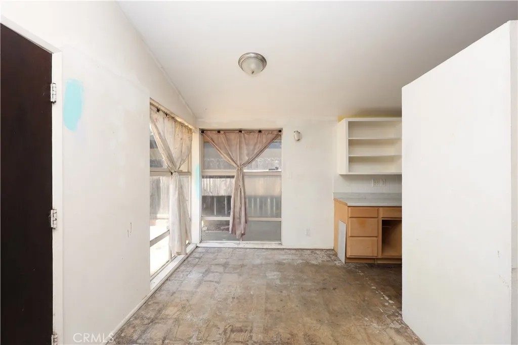 1245 W Cherry
