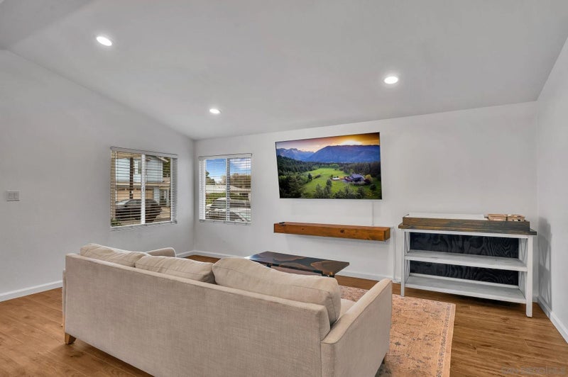 9222 Overton