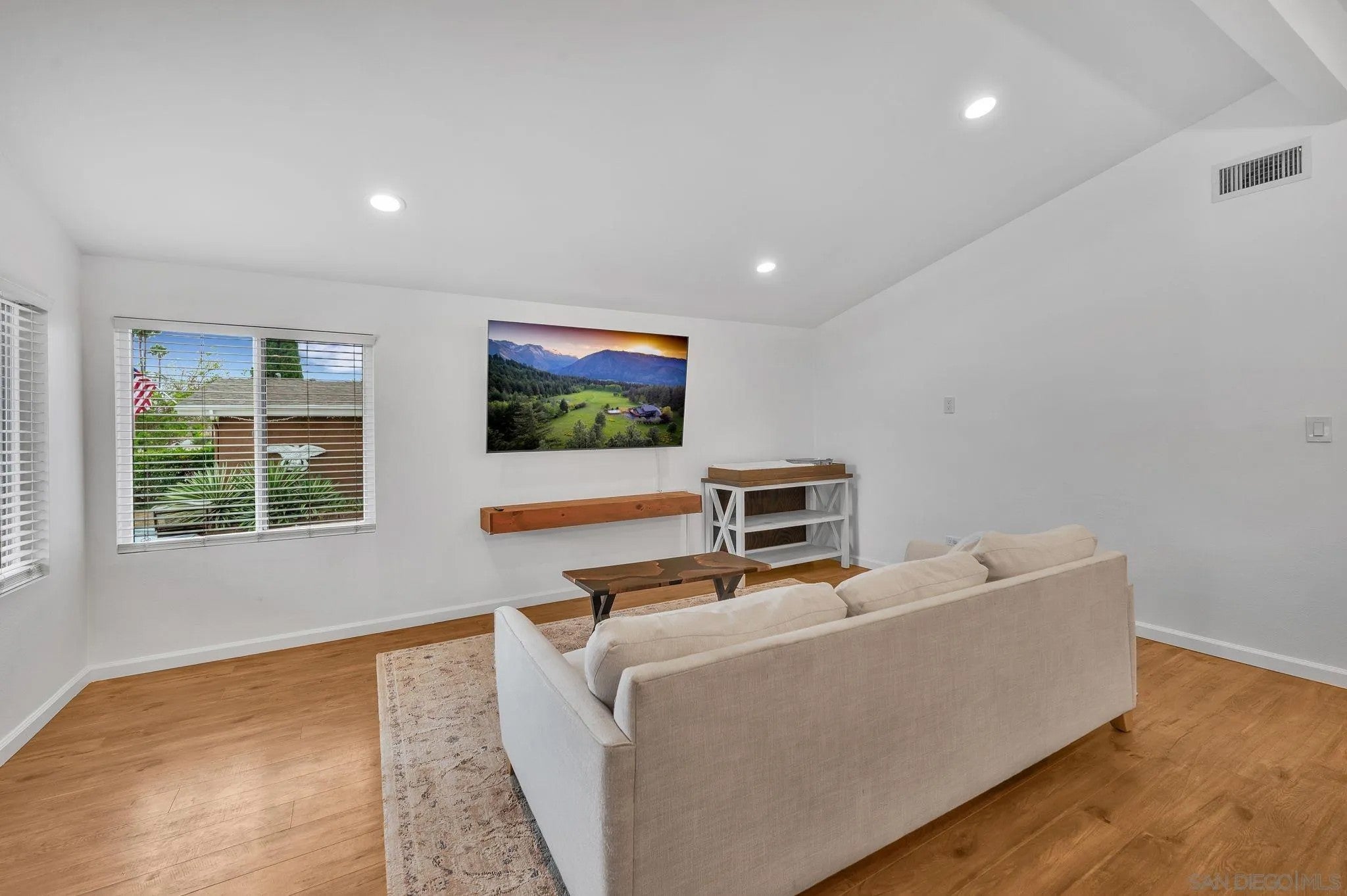 9222 Overton