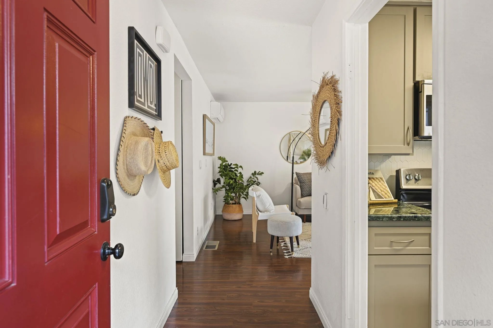 6224 Caminito Juanico