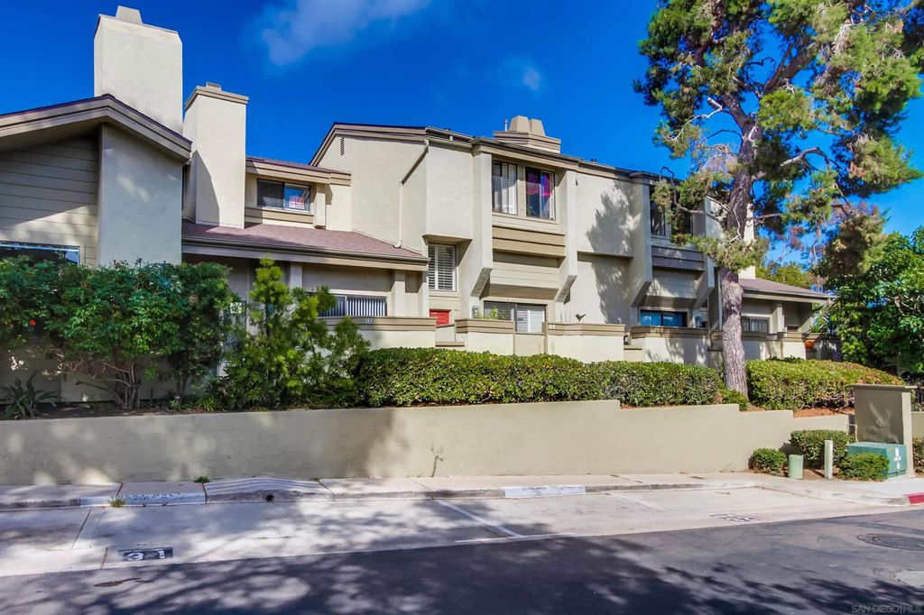 Photo of 3324 Caminito Eastbluff #161, La Jolla, CA 92037 (MLS # 250042575)