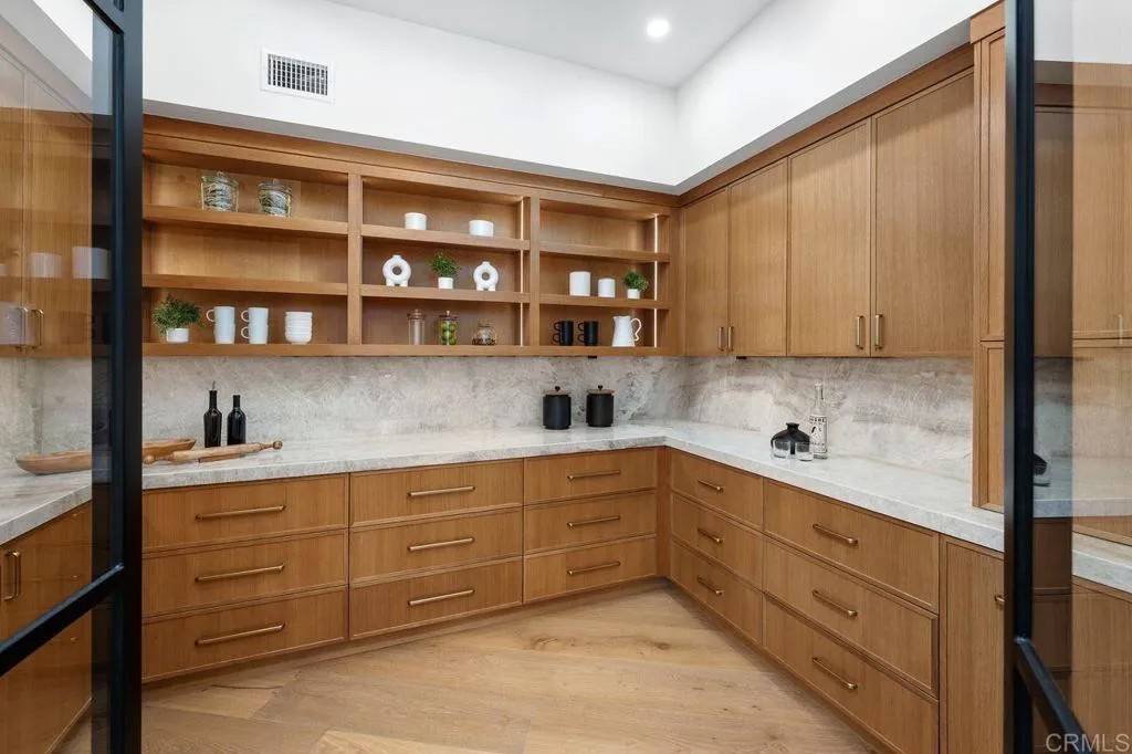5875 La Jolla Mesa Drive