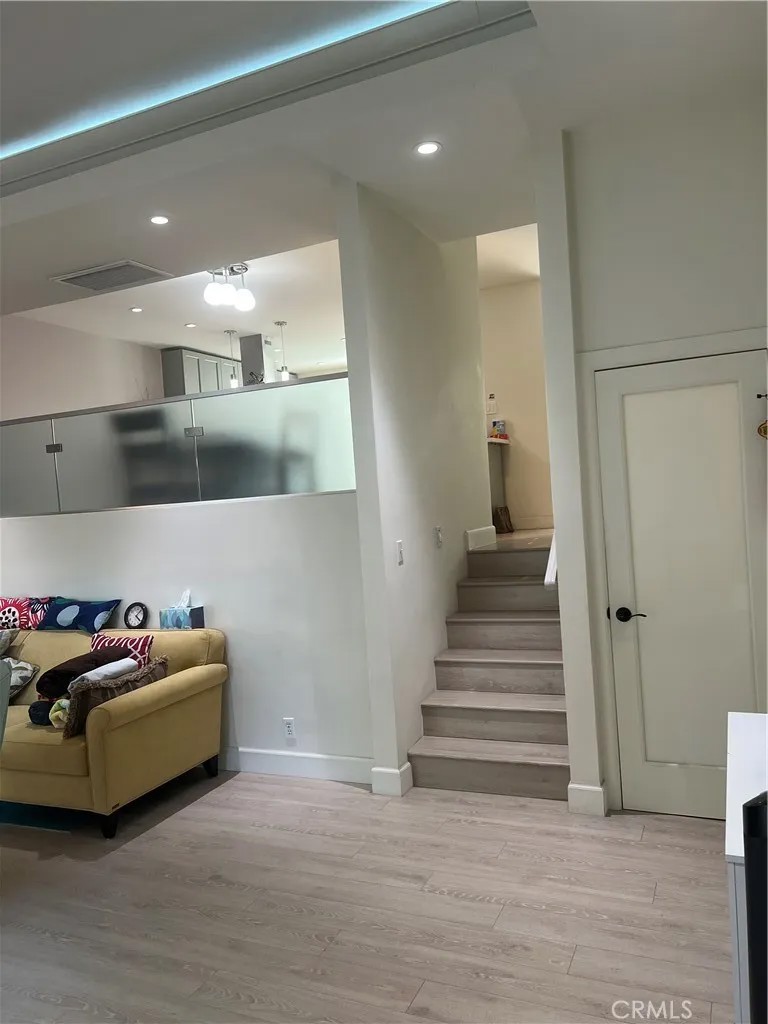 9575 Broadway 7