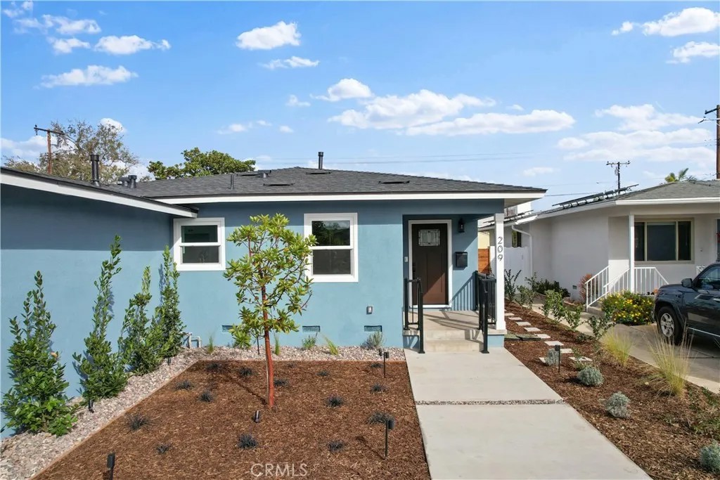 209 E Mayfair