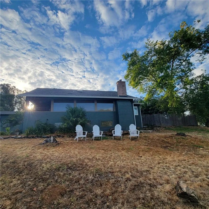 289 Skyline Boulevard