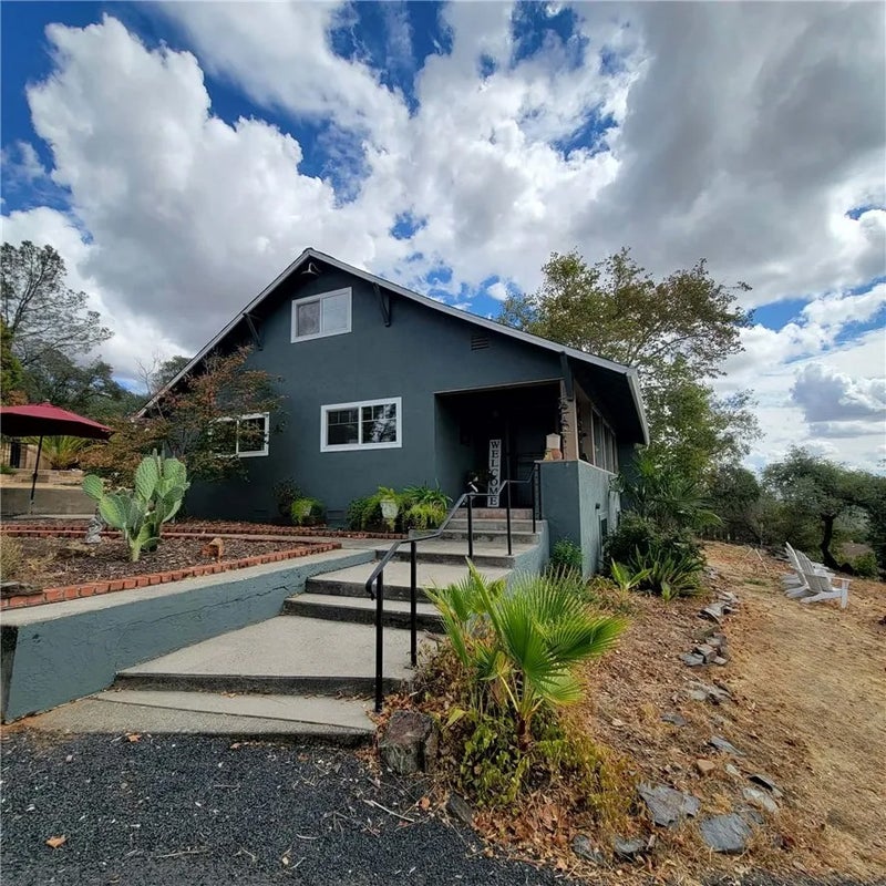 289 Skyline Boulevard