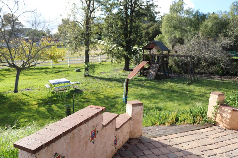 38083 De Luz Rd