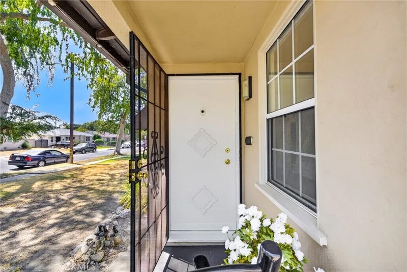 837 N 10th Avenue